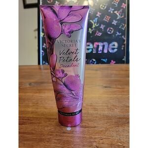 Victoria's Secret Velvet Petals Decadent Fragrance Body Lotion 8 oz